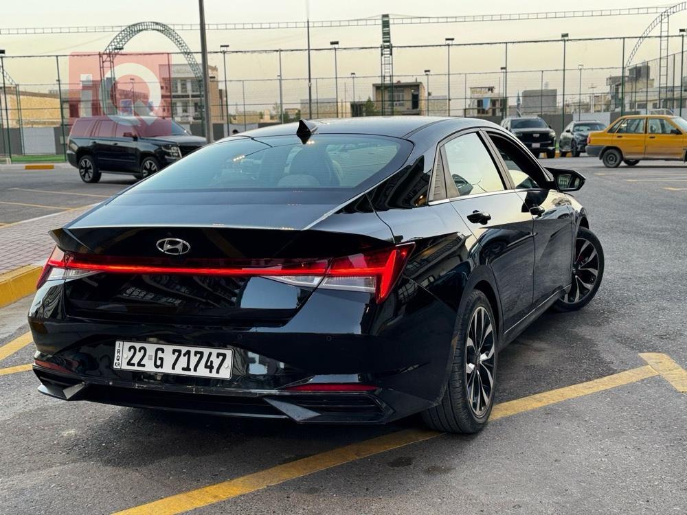 هیوندای ئەلەنترا